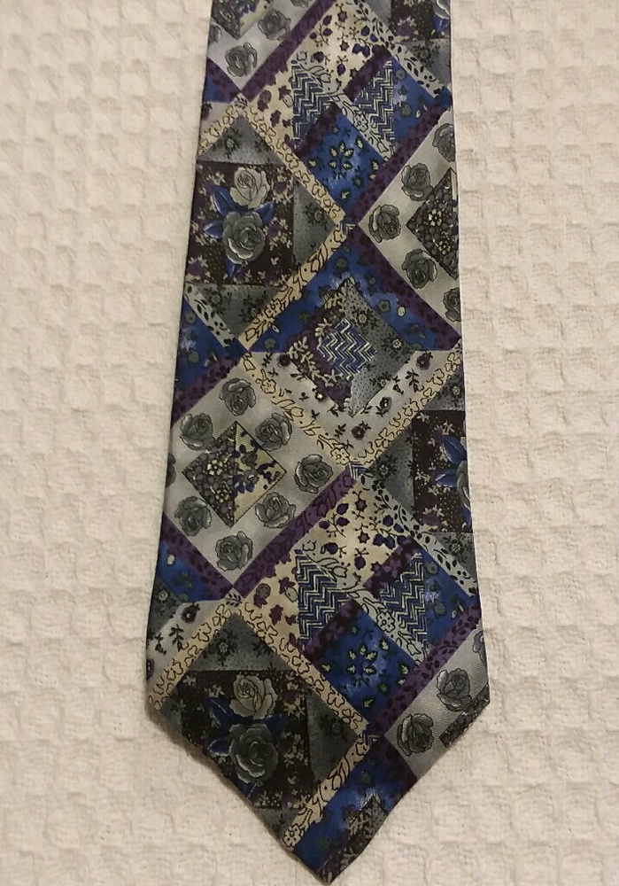 Geoffrey Beene Mens Silk Tie
